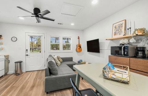 NEW! The Yellow Door- Downtown Wimberley w/ River Access - Foto 22