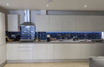 Brand new large flat by the sea with free parking - Foto 6