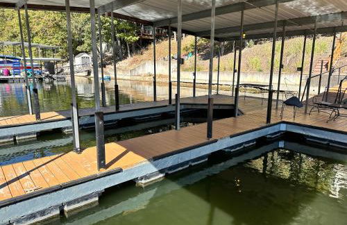 Lake It Easy - Waterfront Getaway with 7 Bedrooms - Foto 44