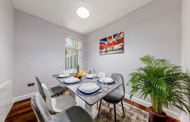 Home Away From Home With an Indoor Fireplace! - Foto 14