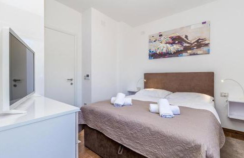 Nice Home In Linardici With Wifi - Photo 28