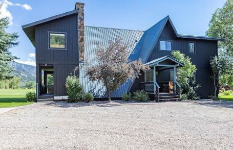 Cedar Creek Chalet - Snowmobilers Dream - Hot tub - Foto 1