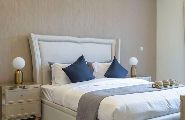 Vogue - Spacious 3BHK Greens & Views - Photo 11