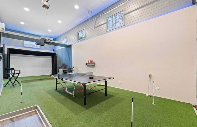 Winding Down by Avantstay Sleeps 20 + Dock, View - Photo 42