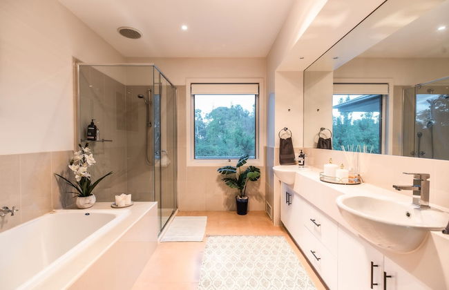 Hamptons Inspired Luxury - Photo 14