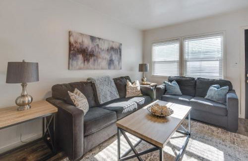 Van Nuys Abode with Patio, 7 Mi to Universal Studios - Foto 5