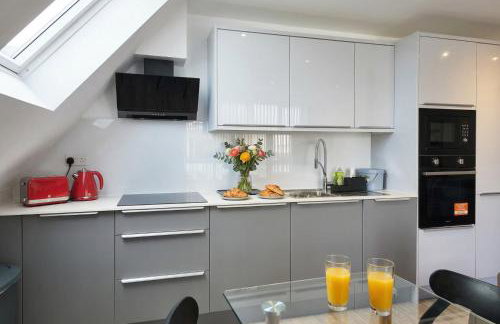 Paradigm Court, Modern 1-Bedroom Apartment, Oxford - Photo 5