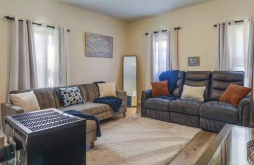 Cozy Adventure Filled Escape Free parking apts - Foto 2