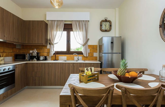 Novel Villa in Roupes with Private Pool near Arkadi Monastery - Photo 9