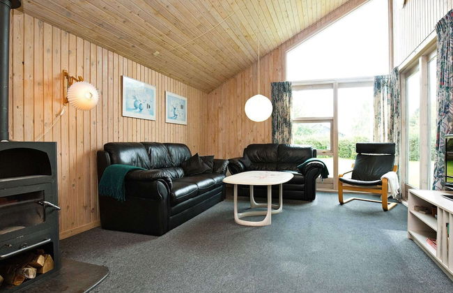 Comfortable Holiday Home in Dannemare with Hot Tub - Photo 7