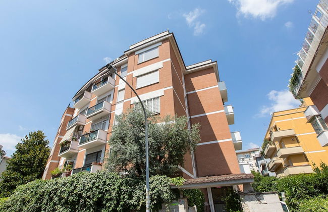 Rental In Rome Ponte Milvio Apartment - Photo 32