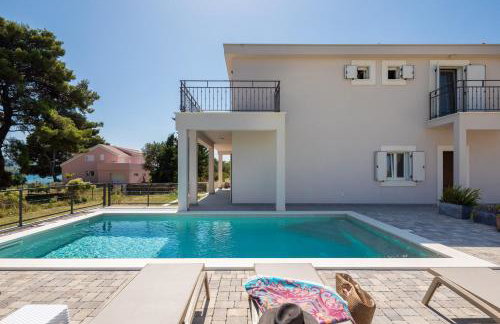 Beachfront villa Pensa private pool, 3-bedroom - Foto 6