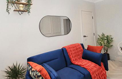 Rayan Heights Cosy 1 bedroom flat sleeps 2 perfect for contractors tourists families - Free parking - Foto 25