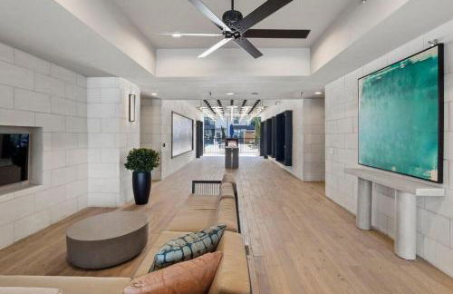 1BR Alongside Q2 and Domain With Pool, Gym and Free Parking - Foto 30