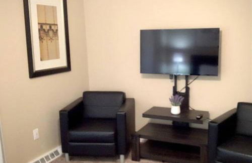 The House Hotels - 4 Beds, huge yard, secluded, and central! - Foto 9