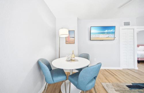 Siesta Key, Heated Pool, Dock on Lagoon, Turtle Beach 1-mile and Crescent Beach 2-miles, 1-bdr - Foto 6