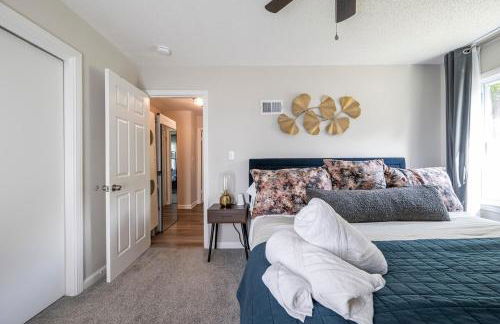 Modern Luxe 3B2B - Hot Tub - Game Room - EV Charger - Walk to Downtown LS - Foto 62