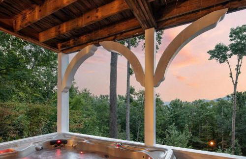 Hot Tub, Deck w/ Breathtaking Mountain Views - Foto 7