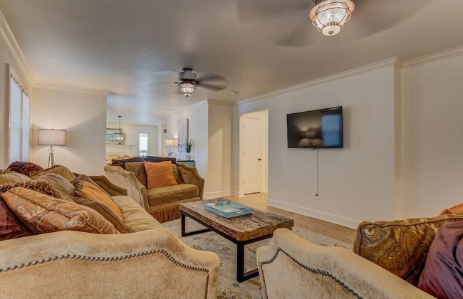 5BR Mnt Viewsdowntown Luxuryfirepit & RV Parking - Photo 36