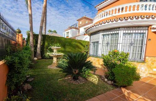 lujosa villa en Alhaurin de la Torre 7 dormitorios - Photo 10