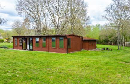 Countryside Cabin on 5 Acres Countryside with Outdoor Firepit, Cinema and converted Stables - Foto 31