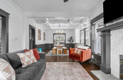 Walnut Remodeled Modern 5BR Home Walkable King Bed - Foto 1