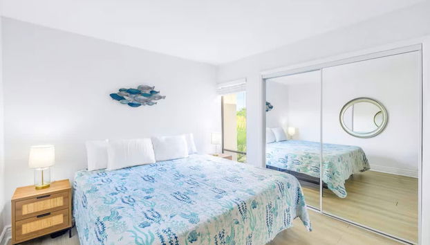 Charming 2BR Lagoon-view Steps To Siesta Key Beach - Foto 5, Habitación