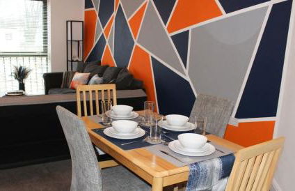 RestWorkPlayShortStays apartment, free parking and wifi, perfect for contractors, near to i54 park and city centre - Foto 3