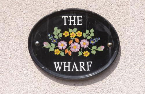 Peaceful 3-Bed Cottage in Eastington, near Stonehouse - Photo 5