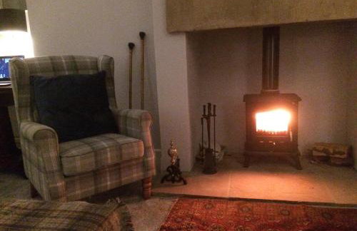 40 Newgate Barnard Castle -Central Location - Court Yard - Dog Friendly - Sleeps 7 - Wood Burner - Complimentary Logs & Wine - Smart TV - Foto 18