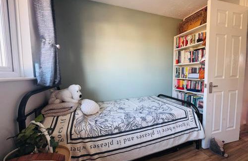 Stylish 2-Bed house, workspace & Easy London Access! - Foto 10