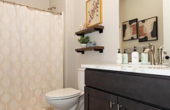 Topsider Condo w/ Stunning Lake Views, Shuffleboard & King Beds - Foto 24