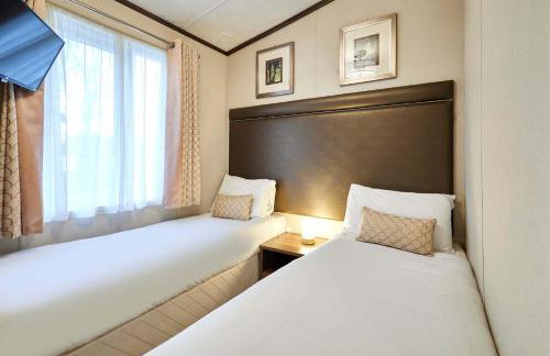 Bramble Lodge with Hot Tub - Foto 25