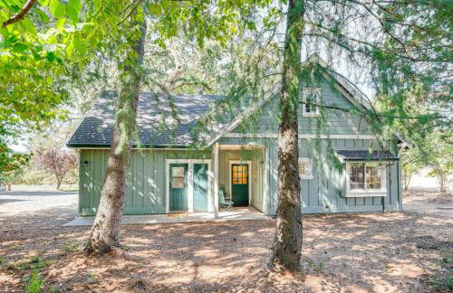 Auburn Farmhouse with Fireplace, Close to Wineries - Foto 23
