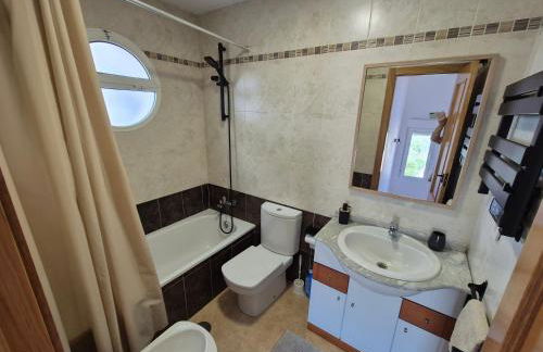 3 BDR House near La Zenia PRIVATE lounge terraces, fire places, BBQ, kitchen, parking - Foto 36