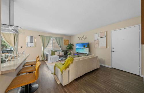 Entire Private Home with 2 Bedrooms 1 Bathroom, King Bed, Pool, Hot Tub, 2 Parking in Mira Mesa Available Now - Photo 27