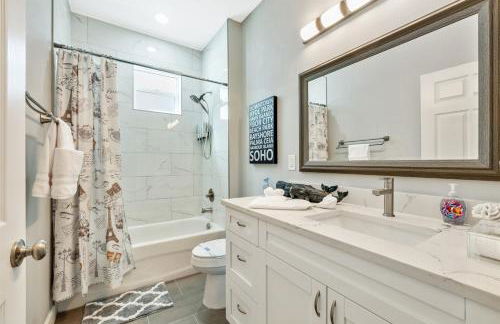 Chic Retreat-Stunning Design Cozy Fire Pit Escape! - Foto 34