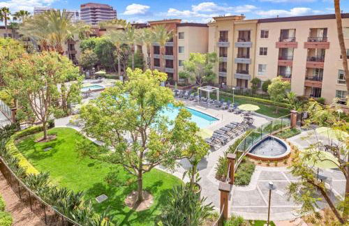 Lux Oasis in Woodland Hills - Foto 40