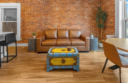 Steps away from Mass Ave Restaurants and Big Patio - Foto 4