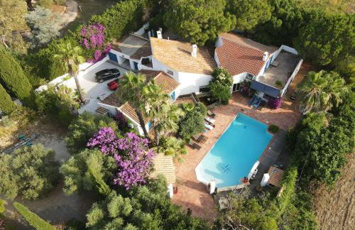 MAS M - Villa d'exception - Piscine - Jeux Enfants - BBQ - Plancha - Cheminée - Calme - 5 Chambres - SUDSEJOURCONCIERGERIE - Foto 37