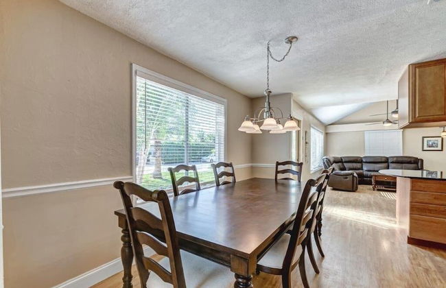 Beautifully Renovated 5 Bedroom with Guest House 5 Home by RedAwning - Foto 46