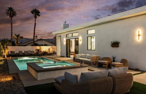 Desert Oasis: Pool, Spa, Golf Sim + EV Charger - Foto 32