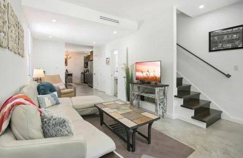 Downtown Home with Hot Tub, BBQ, Near Ice Plant! - Foto 6