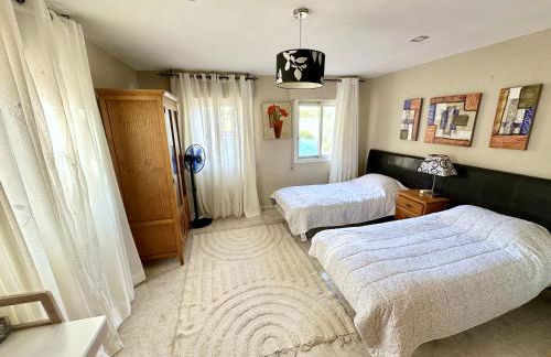 Bonito Chalet en Benidorm, negocios, estudios, salud - Foto 16