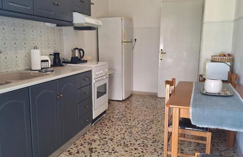 MARIAS APARTMENT SMART KEY BOX by PROJECT 86 IKE - Photo 9