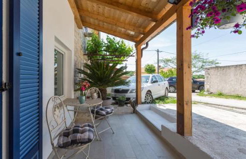 Beautiful Home In Putini With Kitchen - Photo 13