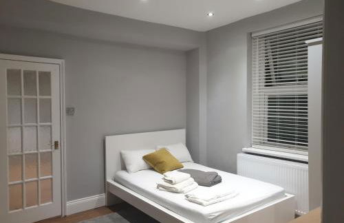 Lovely 1 bedroom flat High Barnet 3 mins away - Foto 1