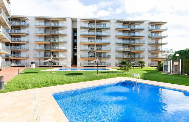 Pretty Apartment With Balcony - Photo 26