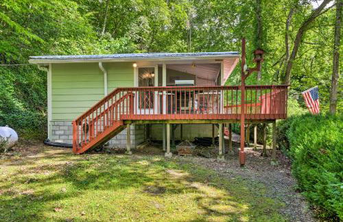 Smoky Mtn Cottage on Creek with Lanai and Forest Views - Foto 26