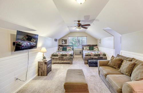 Near Woodland Lake Park Cabin with Serene Deck! - Foto 27